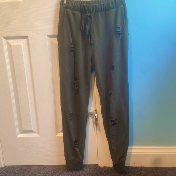 Active USA Distressed Green Sweatpants - Picture 2 of 4
